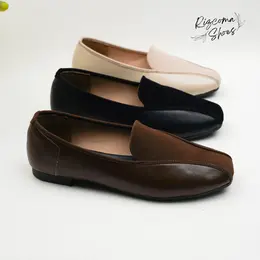 Flat Shoes Nyaman untuk Aktivitas Sehari-hari